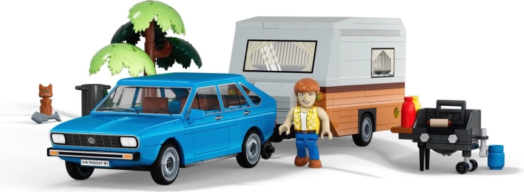 Scène de camping et figurines pour une histoire