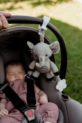 Toujours à portée grâce au clip pratique