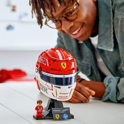 Minifigurine et socle pour une présentation de collection