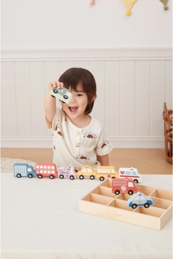 Jeu créatif pour les petits conducteurs
