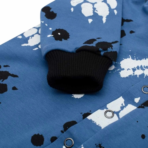 Habillage facile grâce aux pressions sur toute la longueur