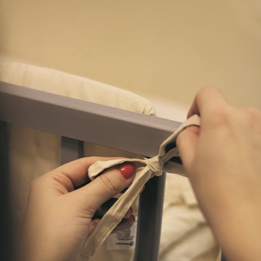 Fixation facile et solide par rubans