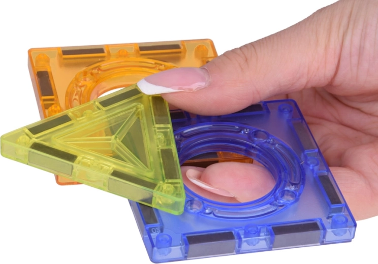 Aimants sûrs et apprentissage créatif par le jeu