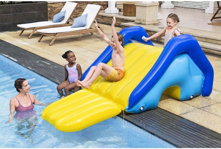 Du plaisir directement au bord de la piscine