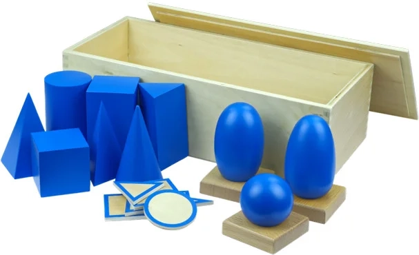 Moyo Montessori solides géométriques avec socles et boîte