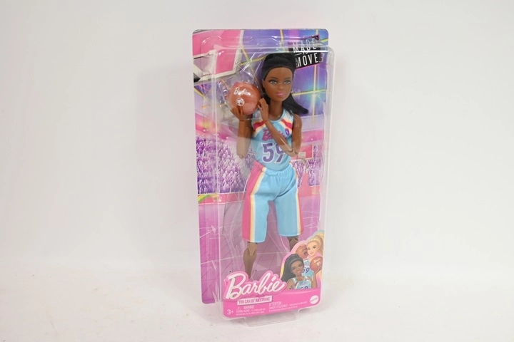 Poupée Barbie thématique basketteuse avec ballon