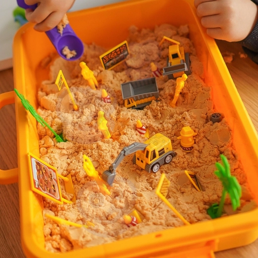 Véhicules, figurines et panneaux pour un jeu réaliste