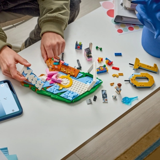 Construction amusante avec les instructions numériques LEGO Builder