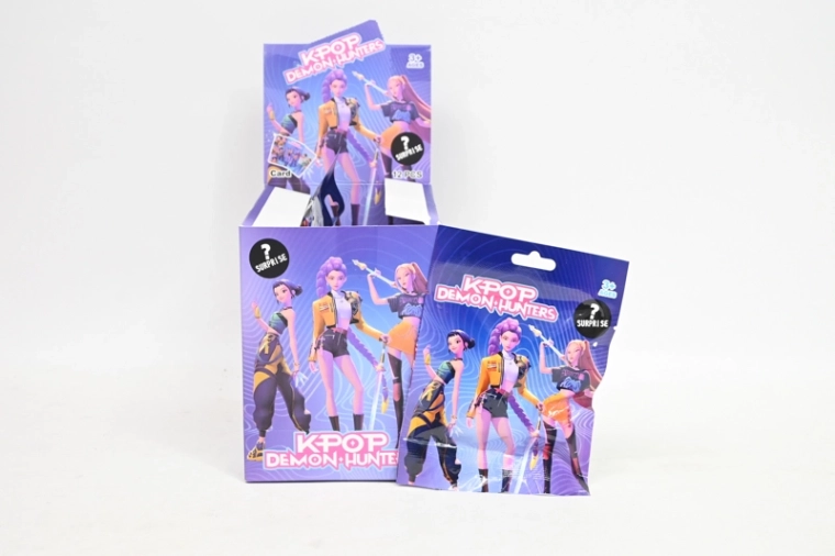 Porte-clés K-pop en blind bag – KPop Demon Hunters (12 pièces par présentoir)