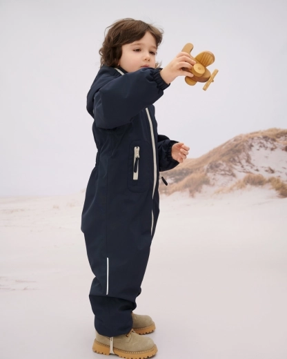 Détails pratiques : capuche amovible, éléments réfléchissants et protection du menton