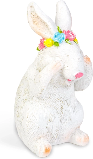 Lapin avec une couronne de fleurs