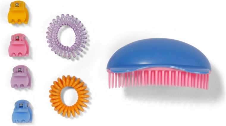 Accessoires de coiffure inclus