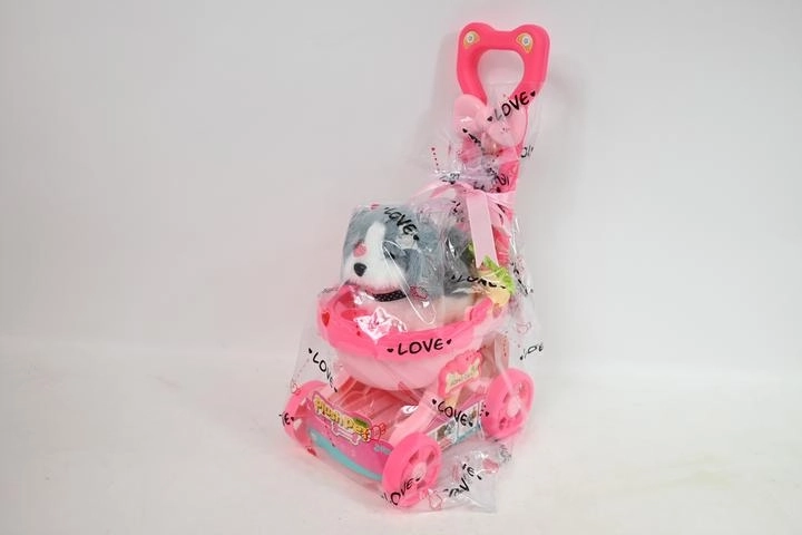 Poussette avec petit chien et accessoires