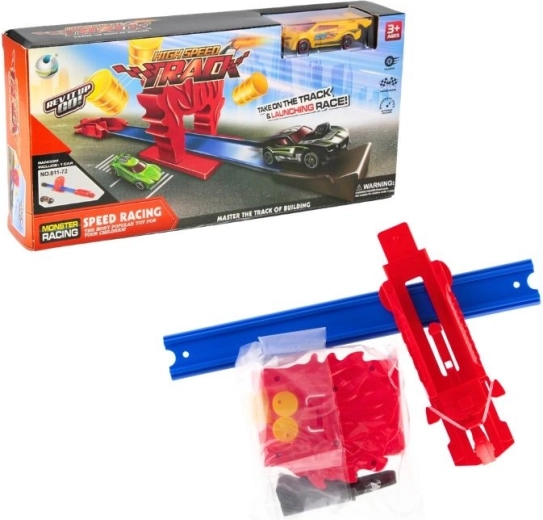 Piste de course avec petite voiture et rampe de lancement