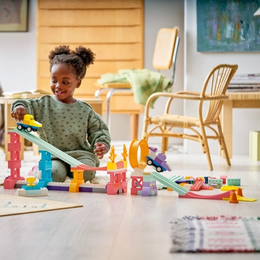 Apprendre en jouant : couleurs, espace et logique