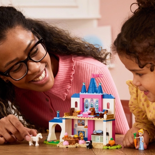 Jeu partagé entre l’enfant et le parent