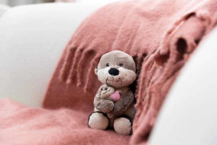 Une peluche douce pour les câlins et l’endormissement