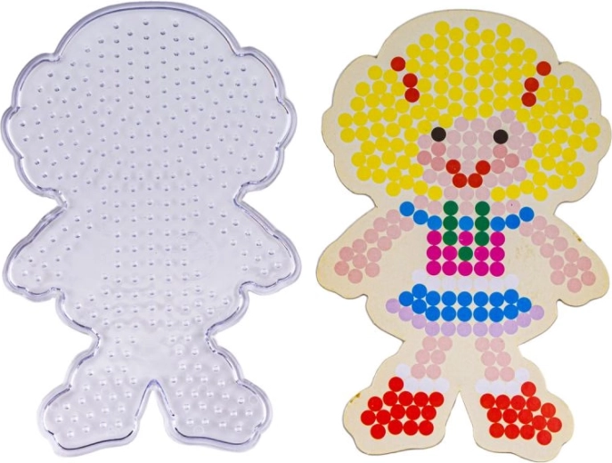 Modèle de petite fille et plaque pour un assemblage précis