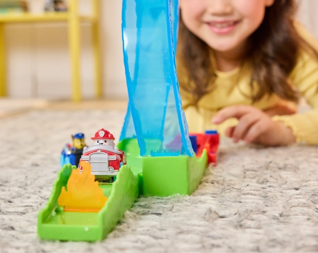 Obstacles de jeu et “flammes” rabattables