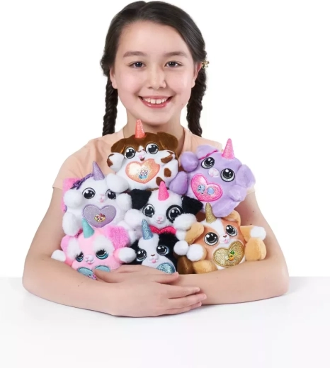 Chien en peluche avec une corne de licorne