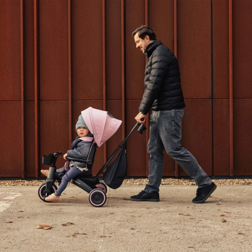 Confort et protection : semi-allongé + capote UPF 50+