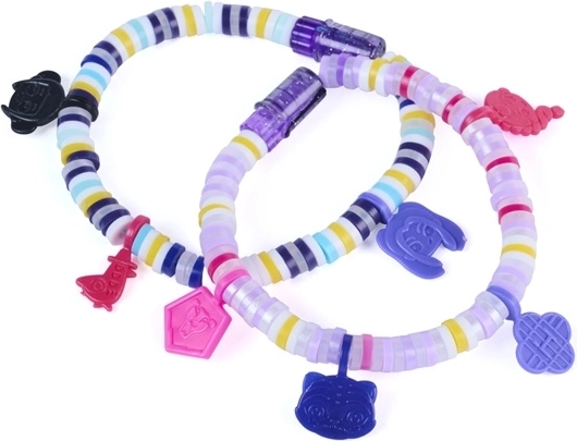 Bracelets finis riches en détails