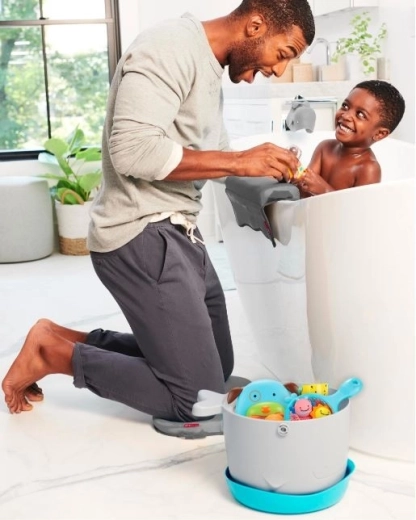 Seau avec base pour un séchage propre et rapide