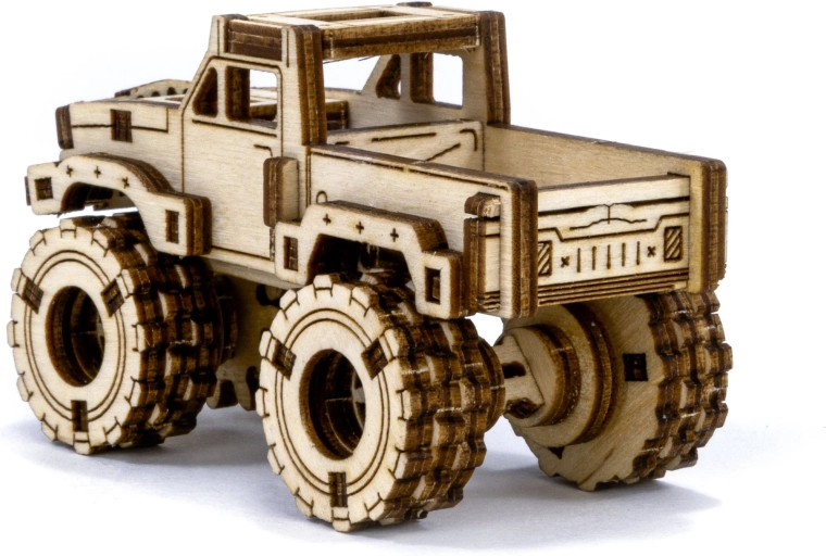 Monster Truck en bois détaillé
