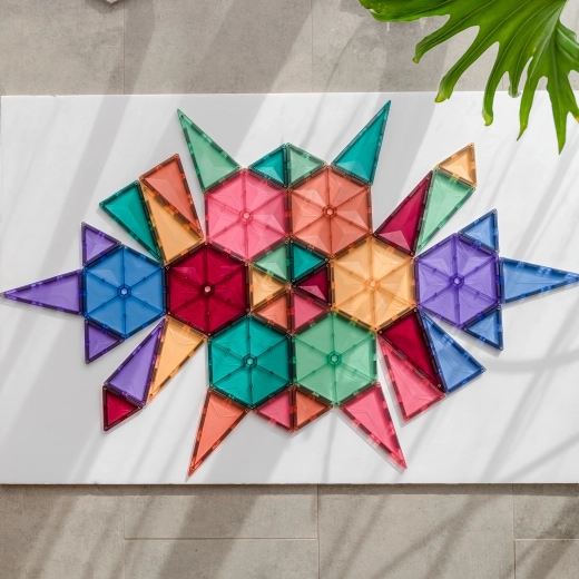 La géométrie en pratique : rosaces, mosaïques et modèles spatiaux