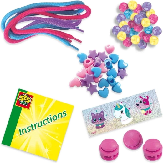 Perles colorées et cordons pour des combinaisons originales