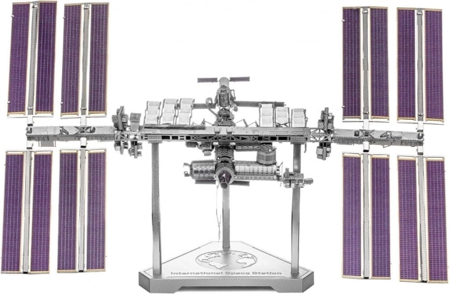 METAL EARTH puzzle 3D Station spatiale internationale (ICONX)