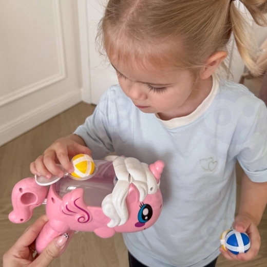 Lanceur en forme de licorne pour viser en s’amusant