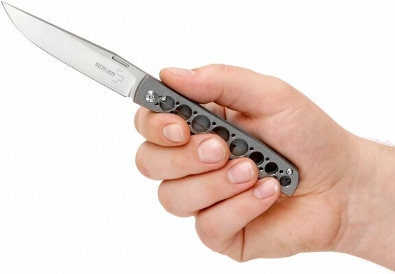 Ouverture fluide et verrou fiable