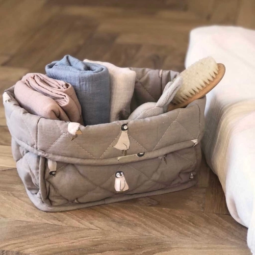 Matelassé et doux, mais garde sa forme