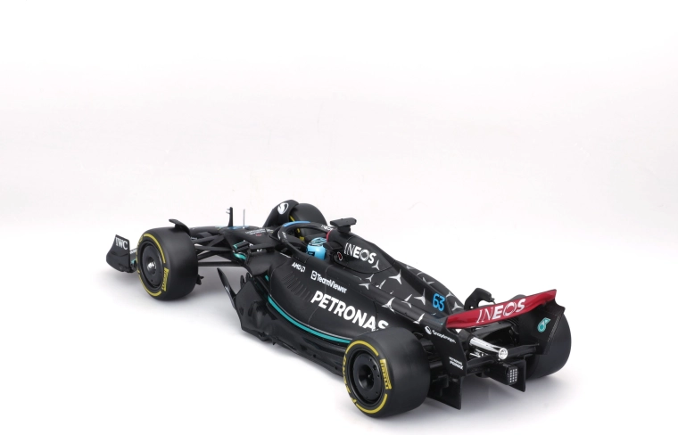 Structure métallique et aérodynamique réaliste