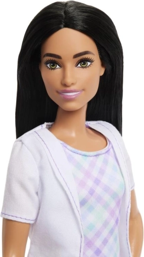 Poupée Barbie prête pour les soins