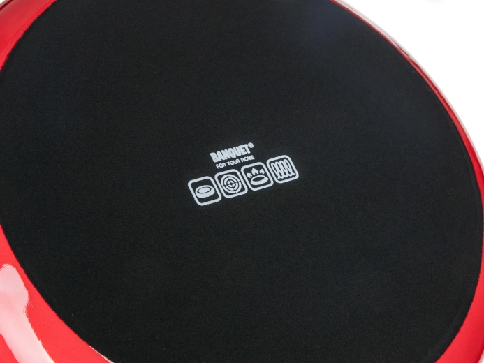 Polyvalente pour tous types de plaques, y compris l’induction