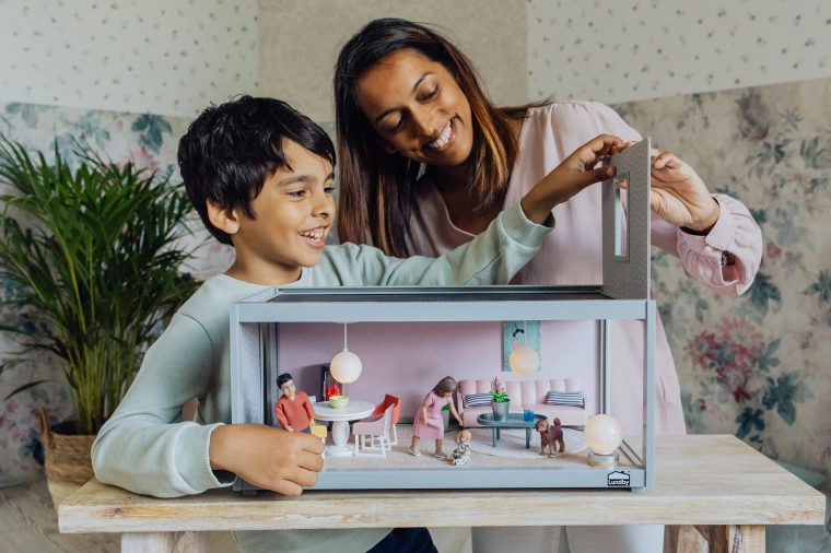 2 lampes modernes pour une maison réaliste