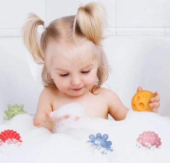 Sans trous pour un jeu hygiénique même dans l’eau