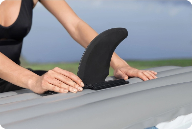 Deux dérives amovibles pour une trajectoire précise