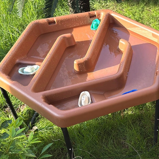 Labyrinthe aquatique pour apprendre en jouant