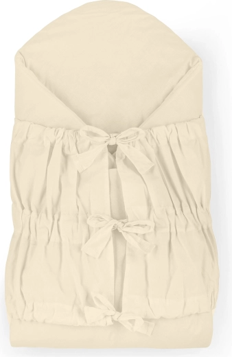 Petite&Mars couverture d’emmaillotage à lacets Nurse avec insert en coco, beige clair 75 × 75 cm