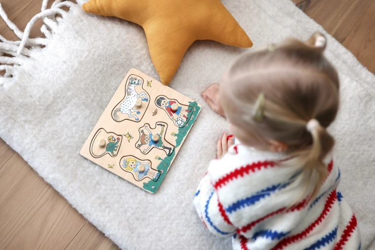 Puzzle en bois au motif Hello Kitty