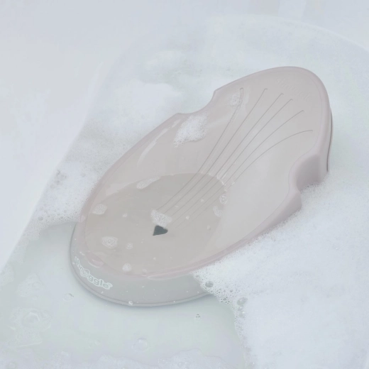 Forme ergonomique pour un bain calme et sûr