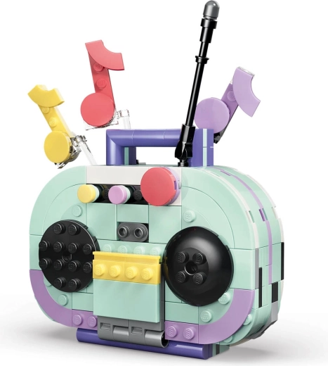 Boombox rétro et tourne-disque