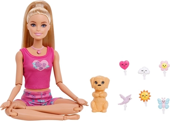 Petit chien et accessoires thématiques pour raconter des histoires