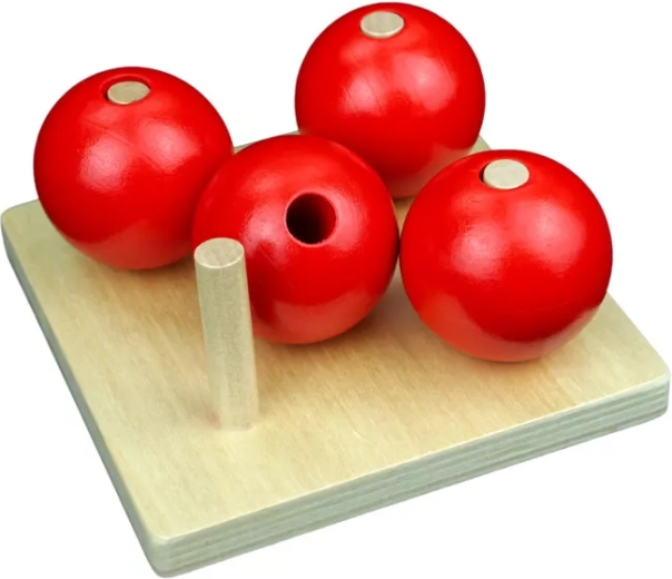Un jouet en bois simple pour jouer au quotidien