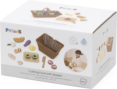 Découpe d’aliments en bois avec panier