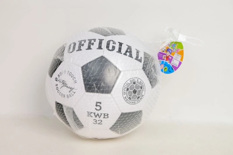 Ballon de football noir et blanc Beruška