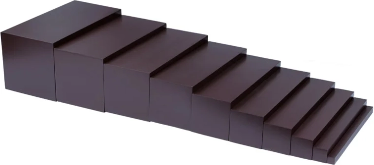 Escalier marron Montessori Moyo en bois de hêtre